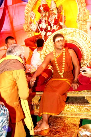 2-Afternoon-Public-Darshan-Annadan-Chandraswami-Visit_Photo_1016_IMG_4968_CMP_WM
