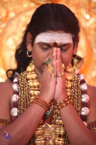 Morning-Satsang-and-Pada-Puja_Photo_1055_IMG_4219_CMP_WM
