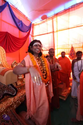 Morning-Satsang-and-Pada-Puja_Photo_1059_IMG_4397_CMP_WM