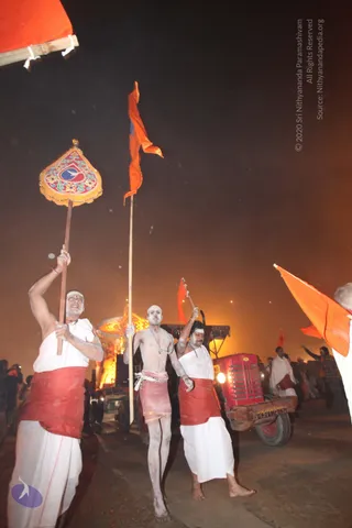 4-Procession-to-Shahi-Snan_Photo_1000_IMG_4671_CMP_WM