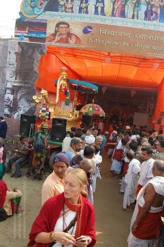 Aacharya-Mahamandaleshwar-Of-Maha-Nirvani-Akhada-visit_Photo_1002_DSC_0016_CMP_WM