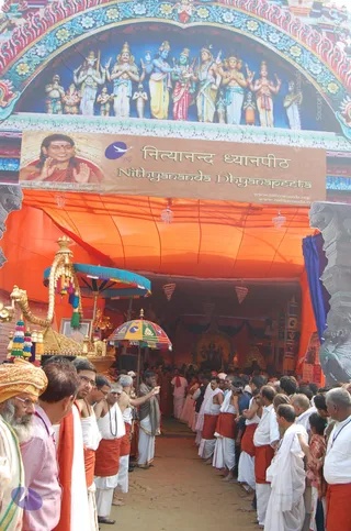 Aacharya-Mahamandaleshwar-Of-Maha-Nirvani-Akhada-visit_Photo_1003_DSC_0028_CMP_WM