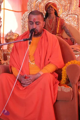 Aacharya-Mahamandaleshwar-Of-Maha-Nirvani-Akhada-visit_Photo_1018_IMG_6926_CMP_WM