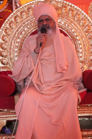 Aacharya-Mahamandaleshwar-Of-Maha-Nirvani-Akhada-visit_Photo_1022_IMG_6957_CMP_WM