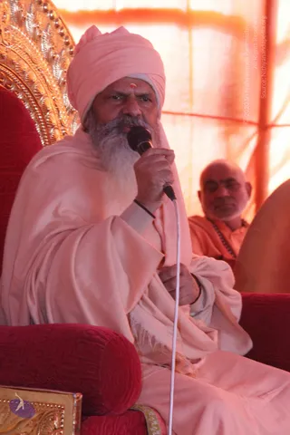 Aacharya-Mahamandaleshwar-Of-Maha-Nirvani-Akhada-visit_Photo_1023_IMG_6963_CMP_WM