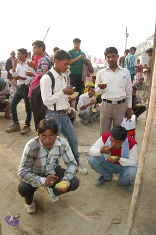 Satsang-Annadaan_Photo_1003_DSC_0047_CMP_WM
