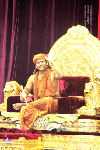 3-Nithya-Satsang_Photo_1010_IMG_9569_CMP_WM