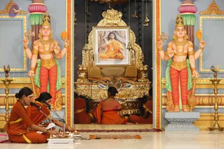 03-PADUKA-PUJA_Photo_1006__MG_4598_CMP_WM