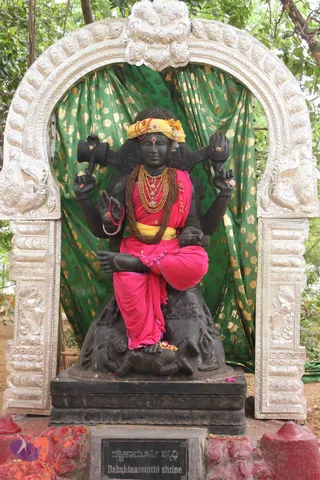 01-TEMPLE_Photo_1019_IMG_4634_CMP_WM