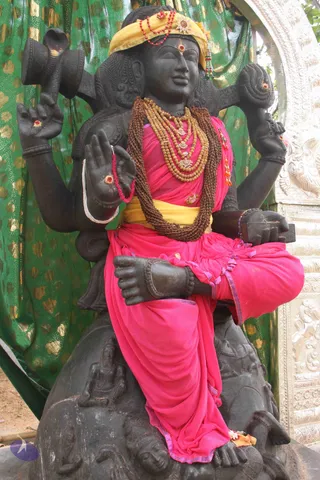 01-TEMPLE_Photo_1021_IMG_4642_CMP_WM