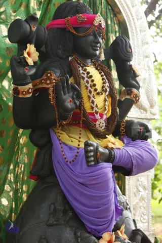 01-TEMPLE_Photo_1030__MG_6302_CMP_WM