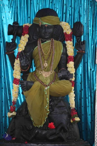 02-Temple-Glimpses_Photo_1007_IMG_9989_CMP_WM