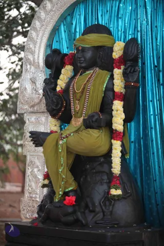 02-Temple-Glimpses_Photo_1008_IMG_9991_CMP_WM