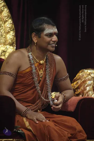 02-Nithya-Satsang_Photo_1002_IMG_0456_CMP_WM