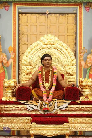03-Nithya-Satsang_Photo_1004__MG_6776_CMP_WM