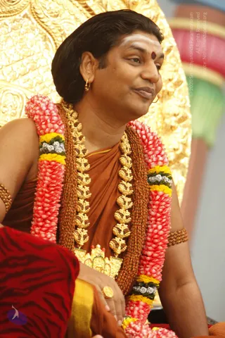 03-Nithya-Satsang_Photo_1014__MG_6817_CMP_WM