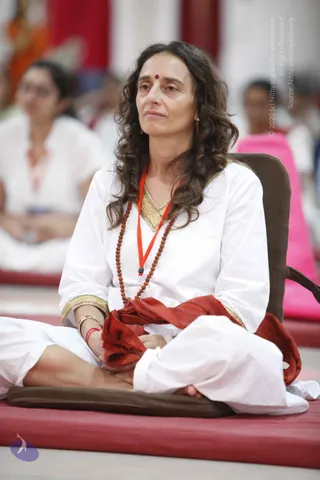 03-Nithya-Satsang_Photo_1026__MG_6871_CMP_WM
