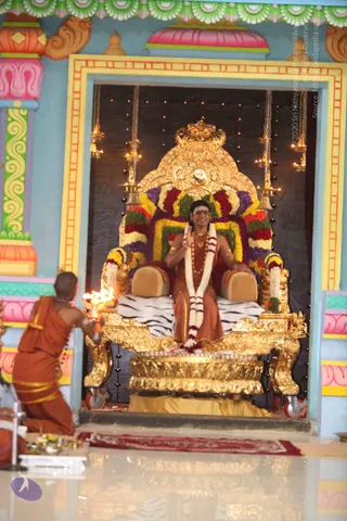 03-Pada-Puja_Photo_1000_IMG_1963_CMP_WM
