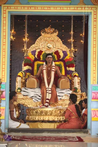 03-Pada-Puja_Photo_1001_IMG_1967_CMP_WM