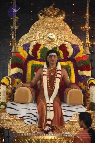 03-Pada-Puja_Photo_1003_IMG_1972_CMP_WM