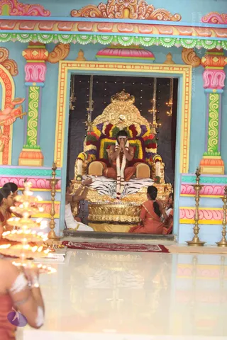 03-Pada-Puja_Photo_1020_IMG_2028_CMP_WM