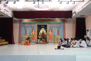 1-TempleTour-Padapuja-MorningMessages_Photo_1039_IM8F17~1
