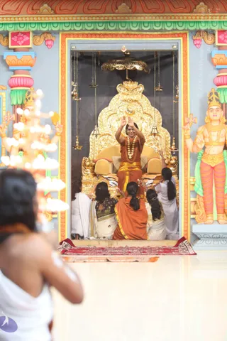 1-TempleTour-Padapuja-MorningMessages_Photo_1045_IMA5D8~1