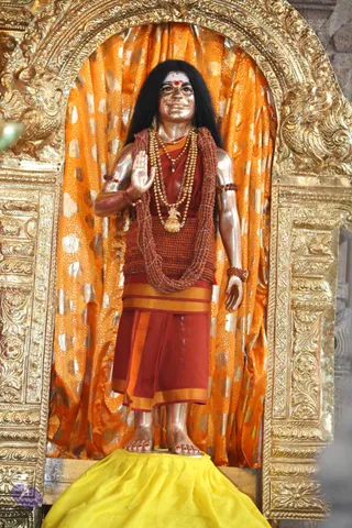 1-TempleTour-Padapuja-MorningMessages_Photo_1069_IMFA8D~1