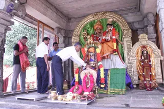 14-Navarathri-Devi-Pranapratishta-Temple-Guests-Doctors_Photo_1009_IMG_5082_CMP_WM