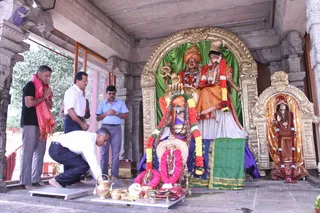 14-Navarathri-Devi-Pranapratishta-Temple-Guests-Doctors_Photo_1011_IMG_5084_CMP_WM