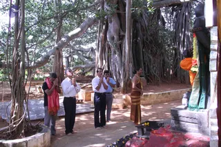 14-Navarathri-Devi-Pranapratishta-Temple-Guests-Doctors_Photo_1015_IMG_5088_CMP_WM