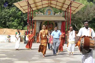 14-Navarathri-Devi-Pranapratishta-Temple-Guests-Doctors_Photo_1023_IMG_5096_CMP_WM
