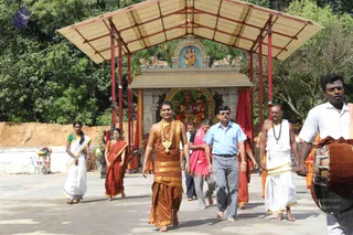 14-Navarathri-Devi-Pranapratishta-Temple-Guests-Doctors_Photo_1024_IMG_5097_CMP_WM