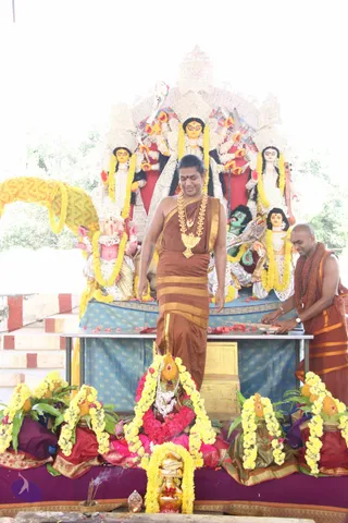 14-Navarathri-Devi-Pranapratishta-Temple-Guests-Doctors_Photo_1196_IMG_5279_CMP_WM