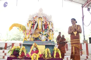 14-Navarathri-Devi-Pranapratishta-Temple-Guests-Doctors_Photo_1233_IMG_5316_CMP_WM