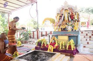 14-Navarathri-Devi-Pranapratishta-Temple-Guests-Doctors_Photo_1243_IMG_5326_CMP_WM