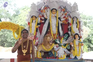 15-Navarathri-Durga-HDH-Guest-Doctors-Blessing_Photo_1010_IMG_5368_CMP_WM