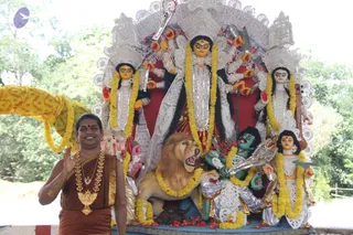 15-Navarathri-Durga-HDH-Guest-Doctors-Blessing_Photo_1013_IMG_5371_CMP_WM