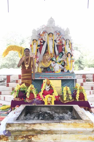 15-Navarathri-Durga-HDH-Guest-Doctors-Blessing_Photo_1024_IMG_5382_CMP_WM