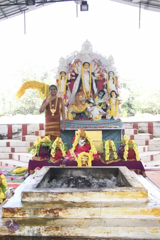 15-Navarathri-Durga-HDH-Guest-Doctors-Blessing_Photo_1026_IMG_5384_CMP_WM