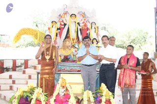15-Navarathri-Durga-HDH-Guest-Doctors-Blessing_Photo_1029_IMG_5387_CMP_WM