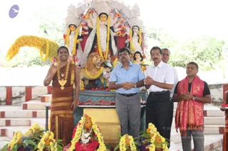 15-Navarathri-Durga-HDH-Guest-Doctors-Blessing_Photo_1032_IMG_5390_CMP_WM