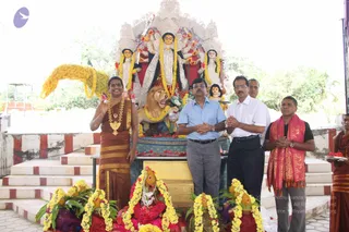 15-Navarathri-Durga-HDH-Guest-Doctors-Blessing_Photo_1033_IMG_5391_CMP_WM