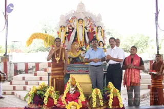 15-Navarathri-Durga-HDH-Guest-Doctors-Blessing_Photo_1034_IMG_5392_CMP_WM