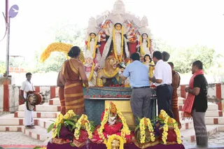 15-Navarathri-Durga-HDH-Guest-Doctors-Blessing_Photo_1035_IMG_5393_CMP_WM