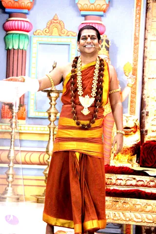3-Nithya-Satsang_Photo_1006_IMG_0630_CMP_WM