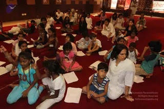 2-Satsang-IA-Sessions_Photo_1000_IM00C5~1