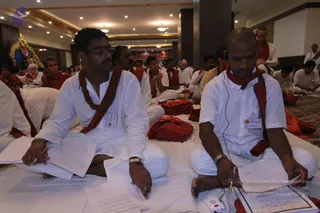 2-Satsang-IA-Sessions_Photo_1003_IM2A63~1
