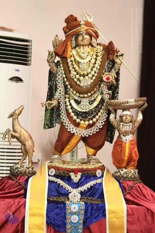 01-MORNING-SATSANG_Photo_1012_IMG_0567_CMP_WM