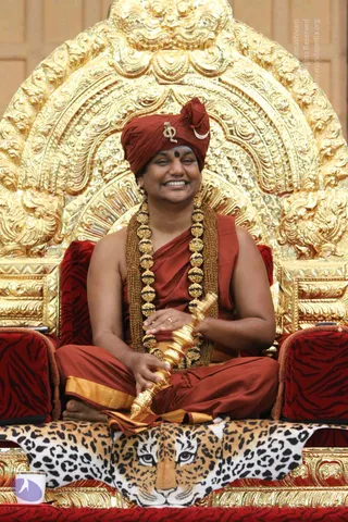 01-MORNING-SATSANG_Photo_1027_IMG_0695_CMP_WM